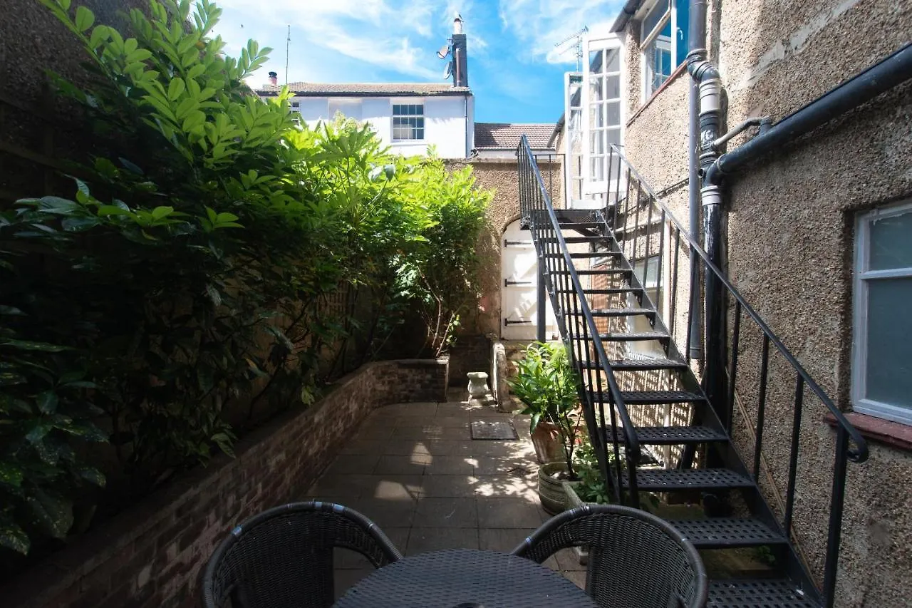 New Steine Hotel - B&B Hove